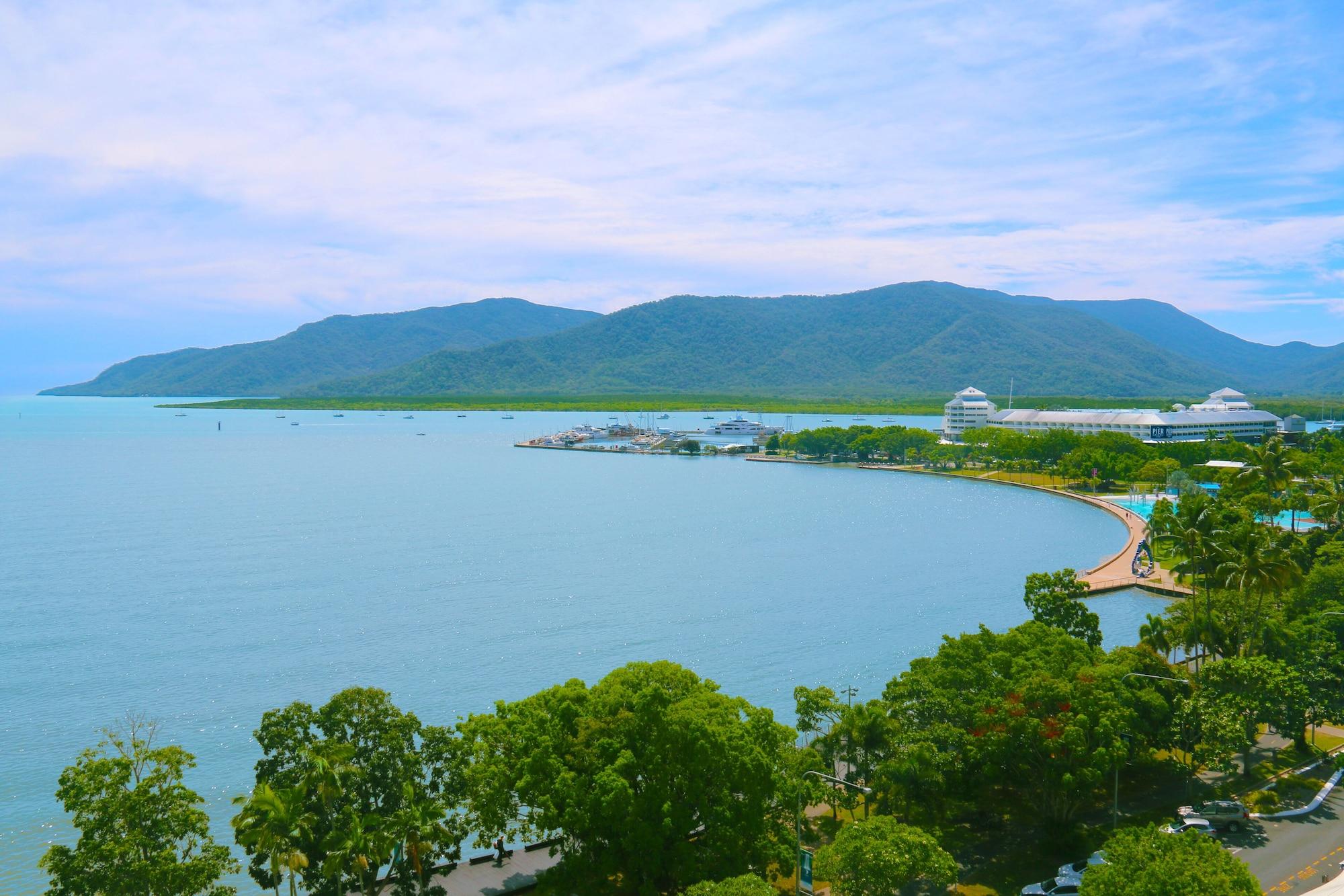 Cairns Aquarius Aparthotel Exterior photo