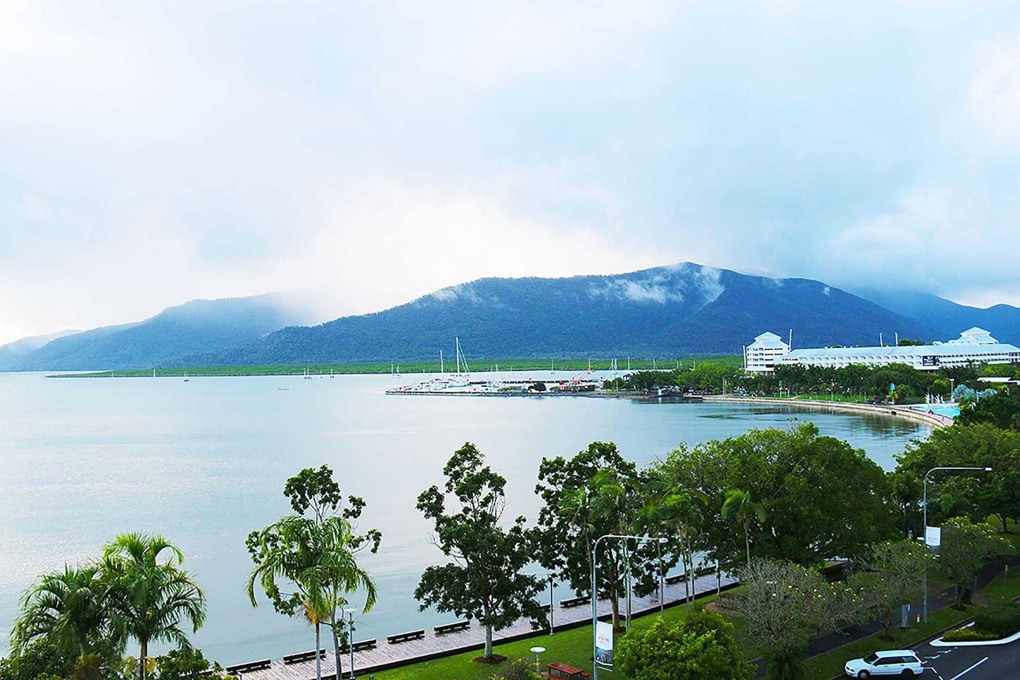 Cairns Aquarius Aparthotel Exterior photo